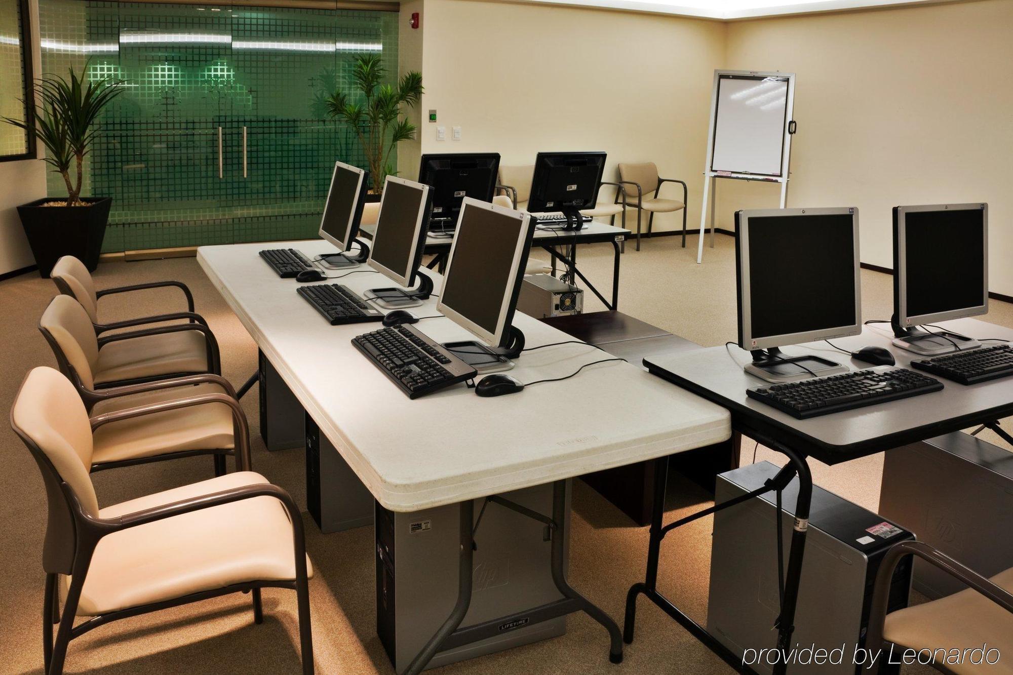 Hotel & Medica Sur By Ihg